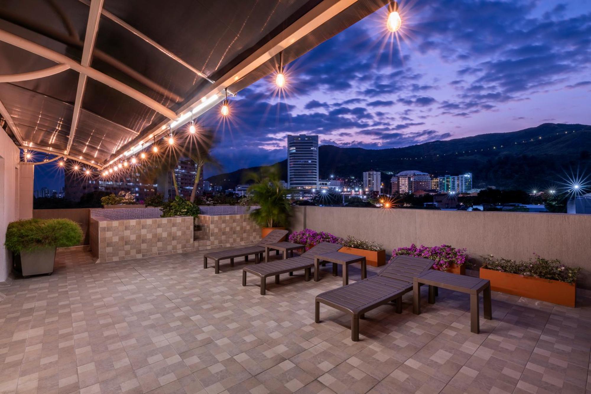 Hotel Ms Chipichape Plus Cali Kültér fotó